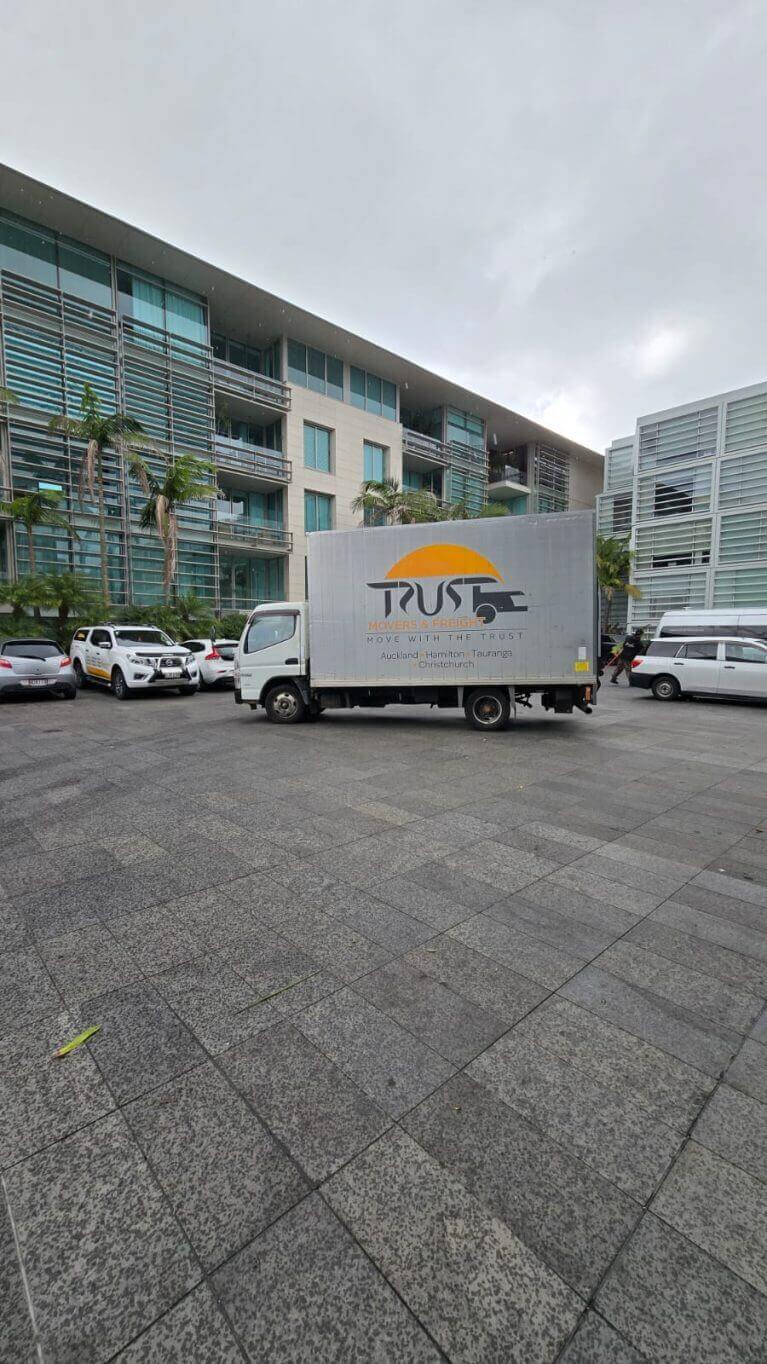 Moving Truck-Trust Movers & Freight